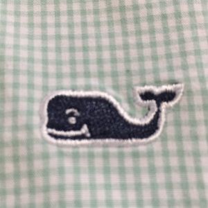Vineyard Vines Whale Shirt Mens size Large.